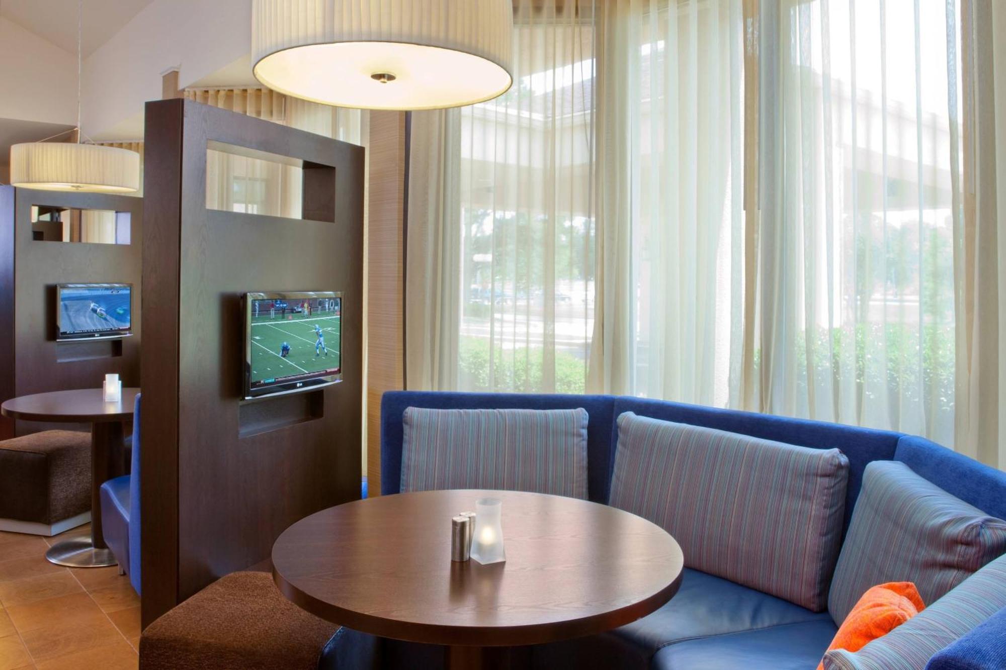 Courtyard By Marriott Columbus Hotell Eksteriør bilde