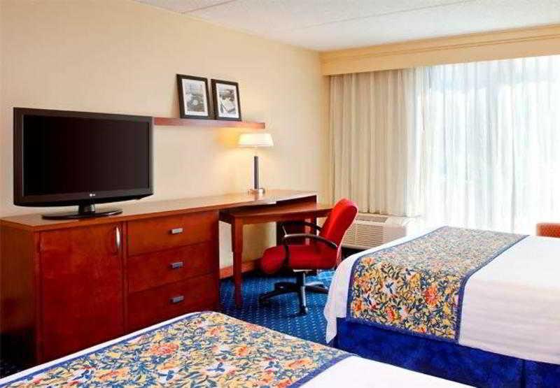 Courtyard By Marriott Columbus Hotell Eksteriør bilde